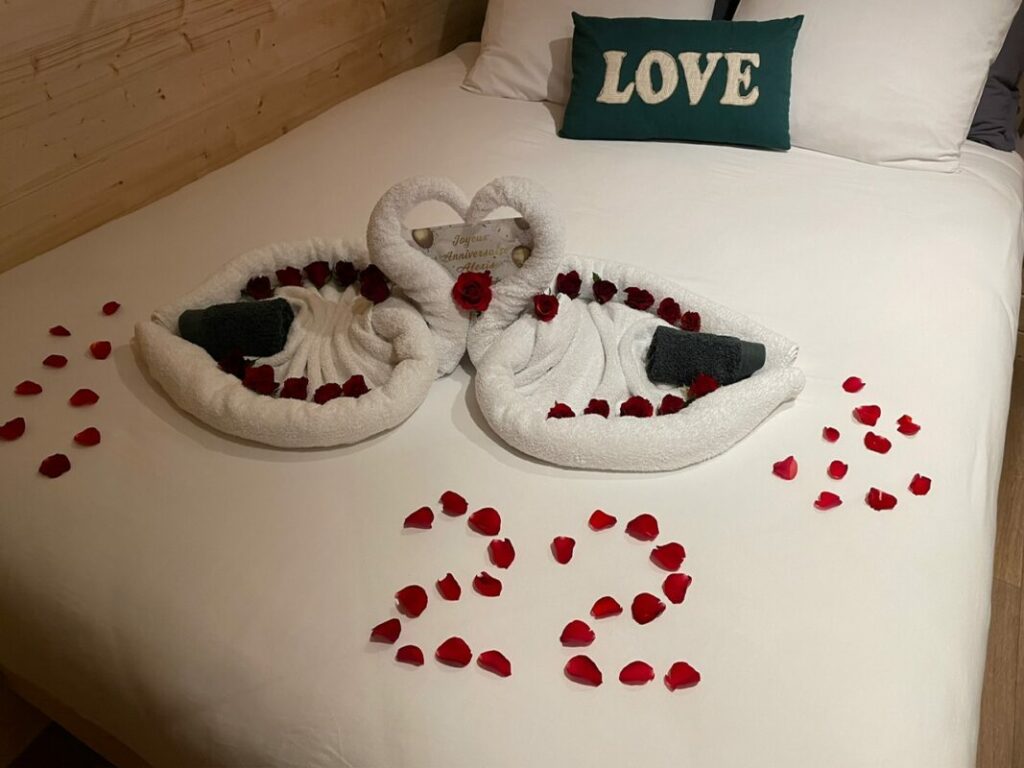 Lit décoré pour une occasion